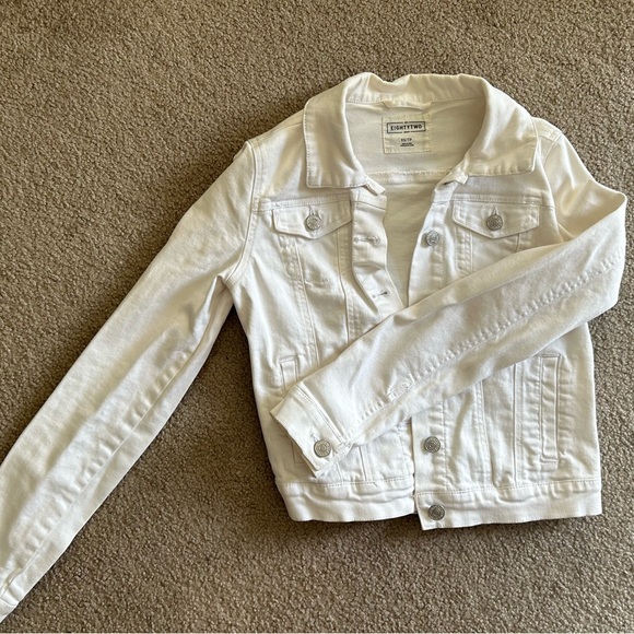 White summer denim jacket - Picture 2 of 3